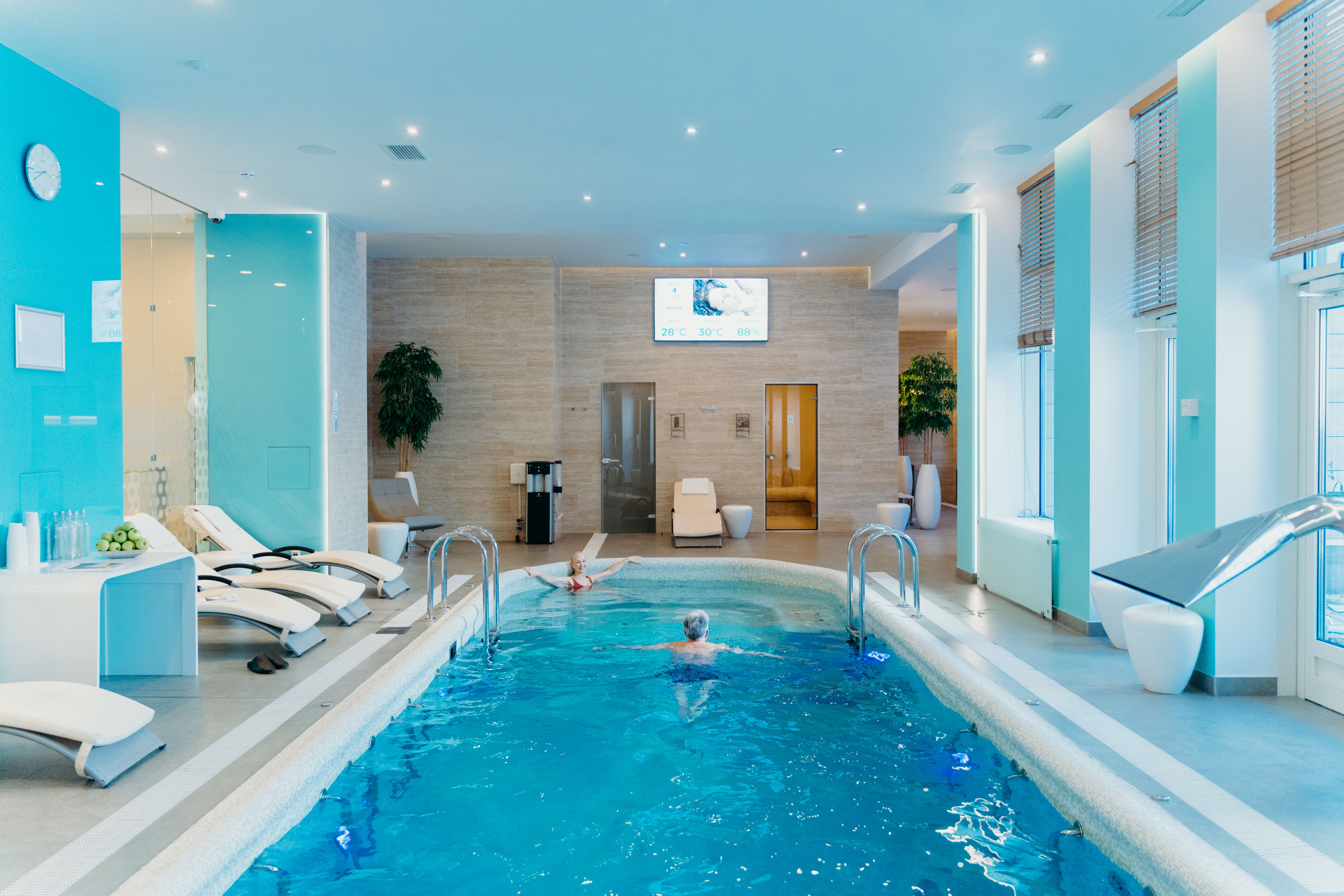 Schwimm- & Wellnessanlage