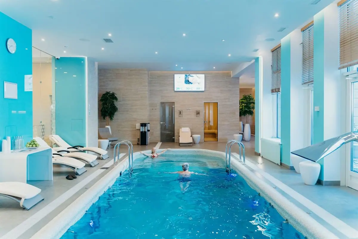Schwimm- & Wellnessanlage